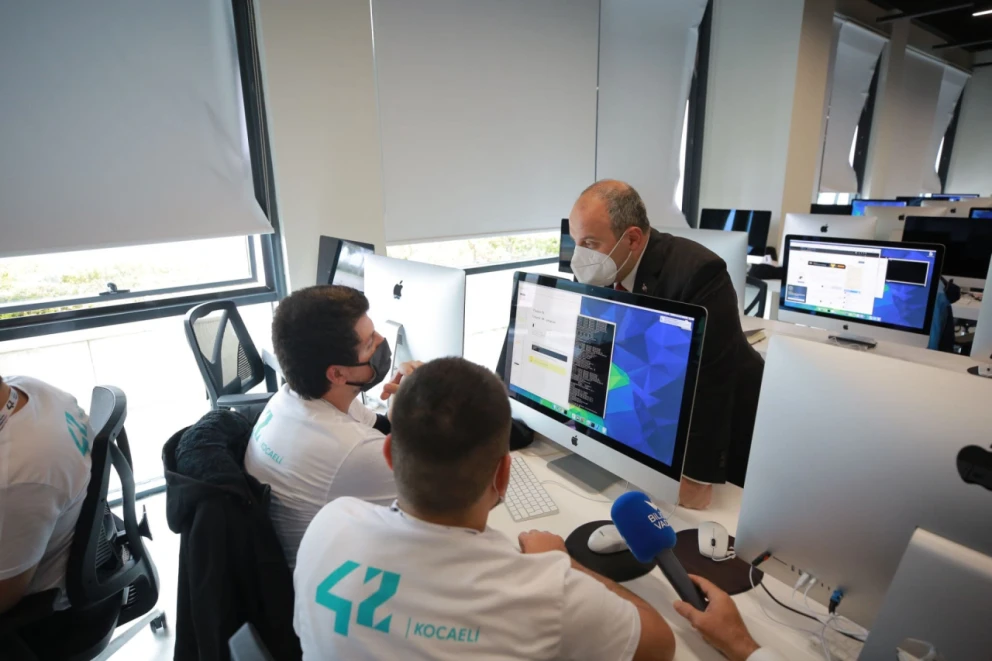 42 Okullari